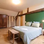 Сasa de vacaciones Maison De Charme Indépendante Avec Jardin à Corbon - Fr-1-497-255