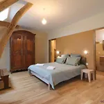 Maison De Charme Indépendante Avec Jardin à Corbon - Fr-1-497-255