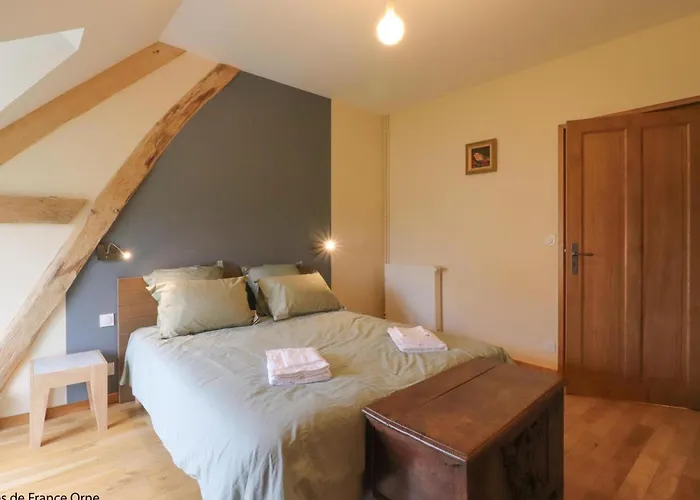 Hébergement de vacances Maison De Charme Indépendante Avec Jardin à Corbon - Fr-1-497-255 *