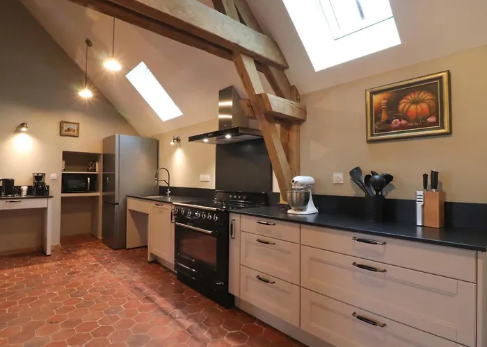 Maison De Charme Independante Avec Jardin A Corbon - Fr-1-497-255 * Corbon (Orne)